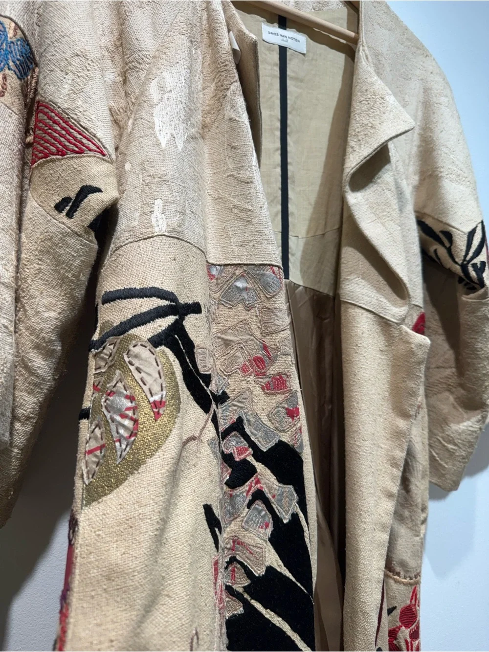 Unique Dries Van Noten Embroidered Beige Kimono Coat - Picture 4 of 15